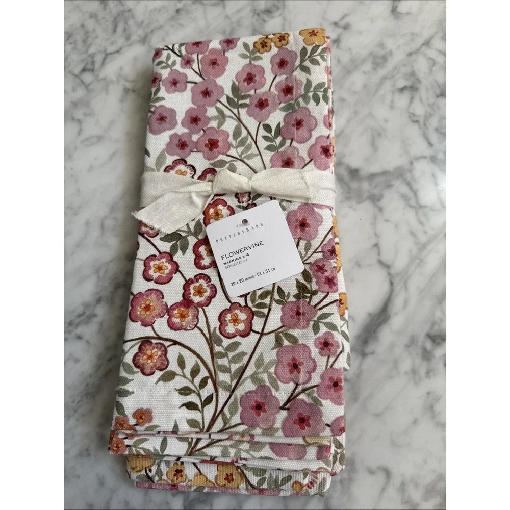 pottery barn Flowervine napkin set of 4 brand new original $56